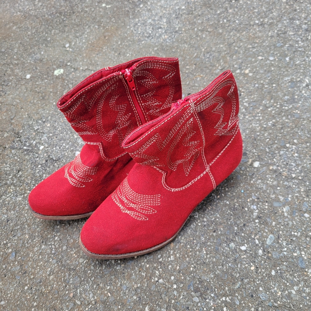 Red boots by Nature Breeze